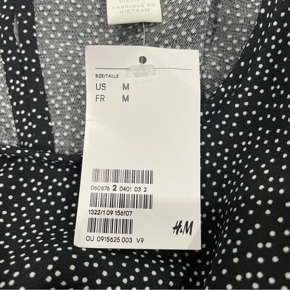 NWT H&M Black and White Puff-Sleeve Dress